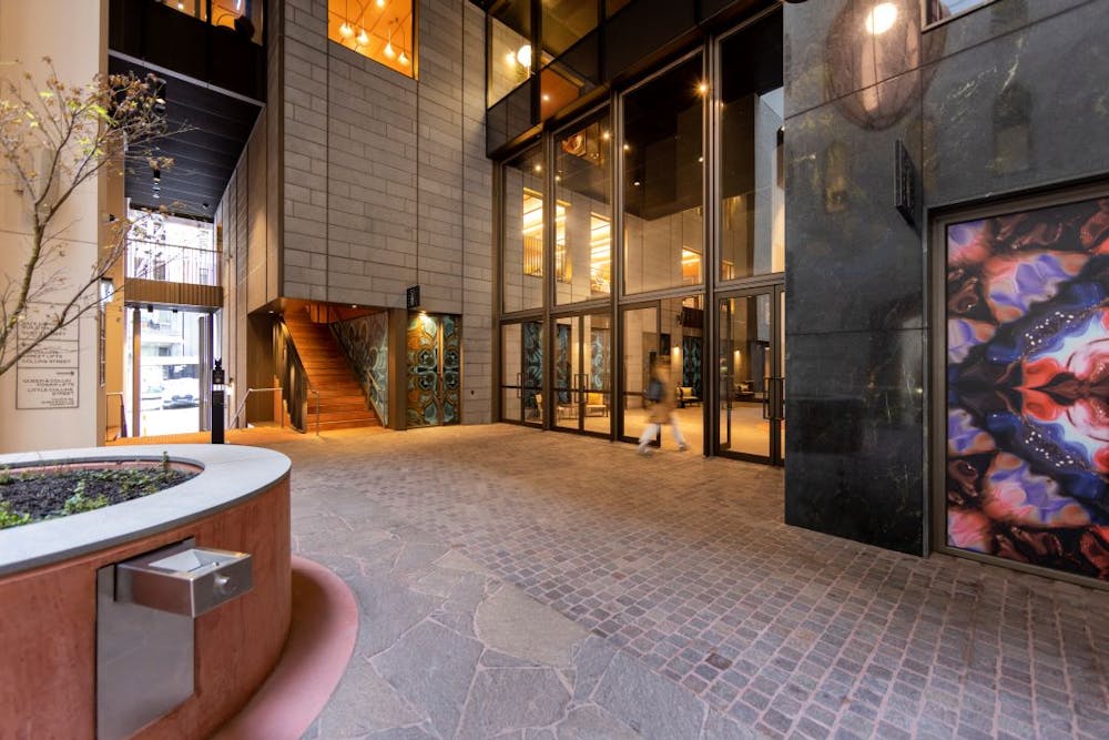 Lobby Queen and Collins