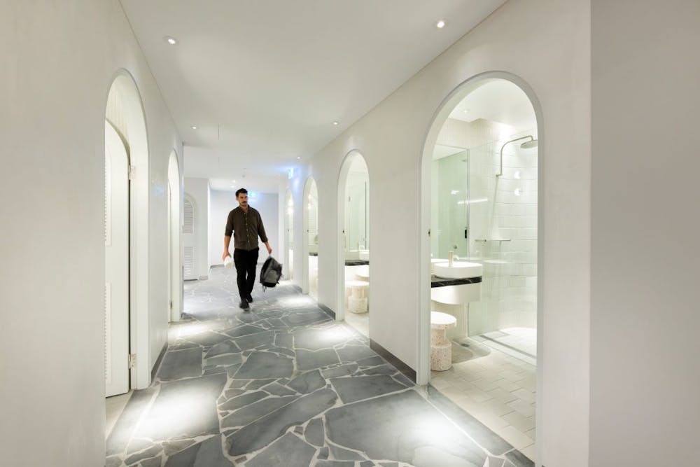 530 Collins End of Trip